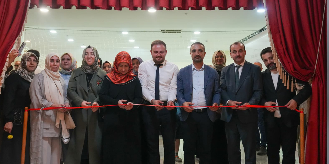 Trabzon'da Kursiyerlerin Eserleri Sergilenmeye Başlandı