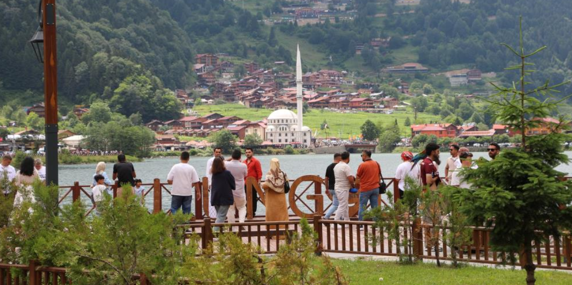 Uzungöl'de turizm sezonu hareketlendi, otellerde doluluk arttı