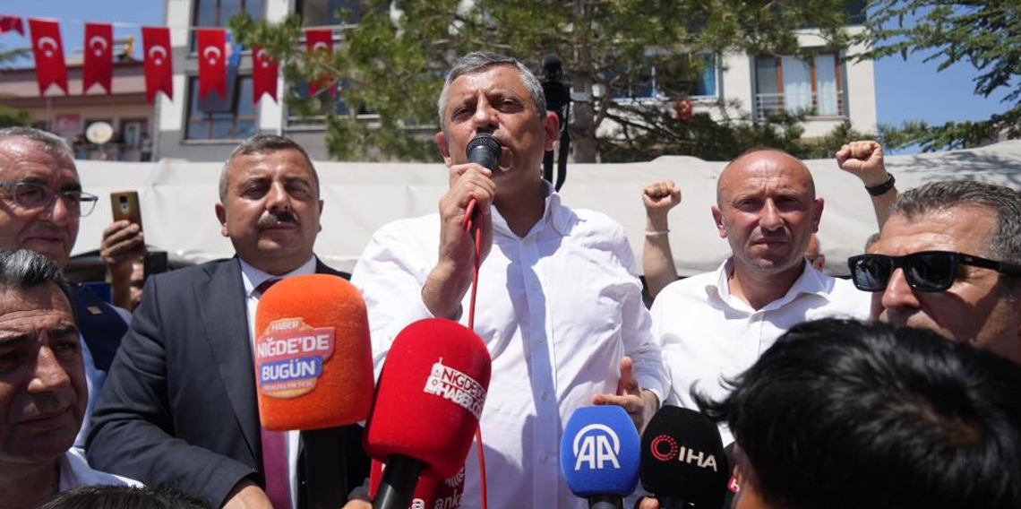 Özgür Özel: 