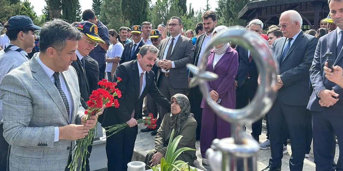 Samsun'da Şehitlikte duygusal anlar