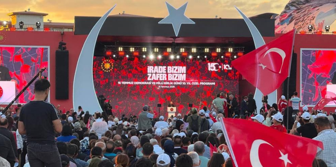 Sincan Belediye Başkanı Ercan, demokrasi nöbetine katıldı