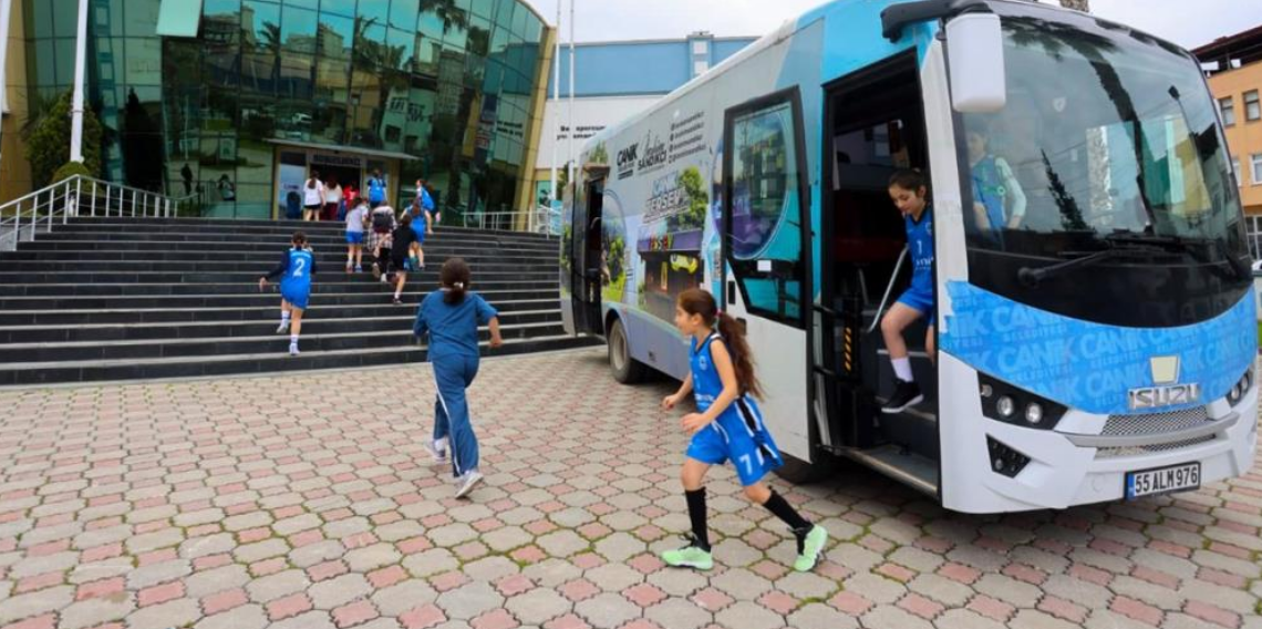 Canik Belediyesi'nden ücretsiz sporcu servisi
