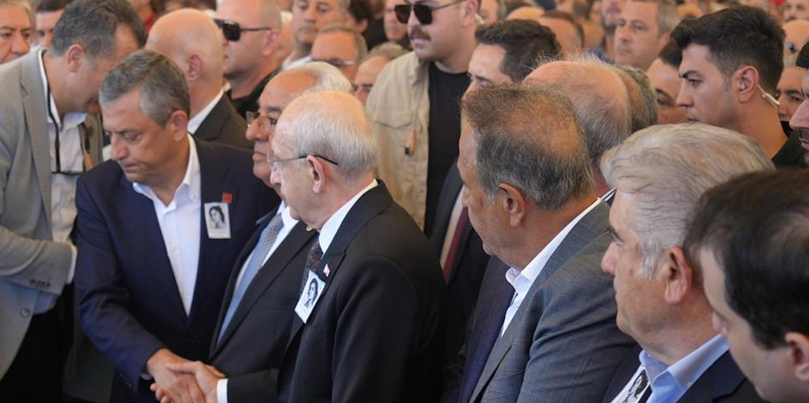 Deniz Baykal’ın eşi Olcay Baykal, toprağa verildi
