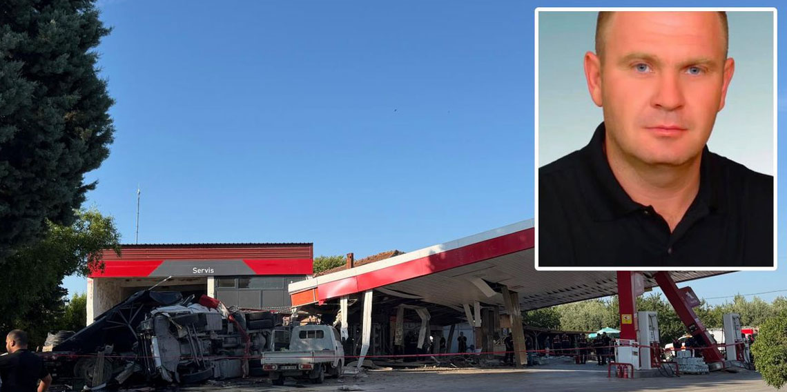 Kömür yüklü TIR, benzin istasyonu marketine daldı: Can kaybı var