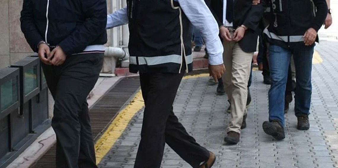 Afyonkarahisar'da FETÖ operasyonunda 6 şüpheli tutuklandı