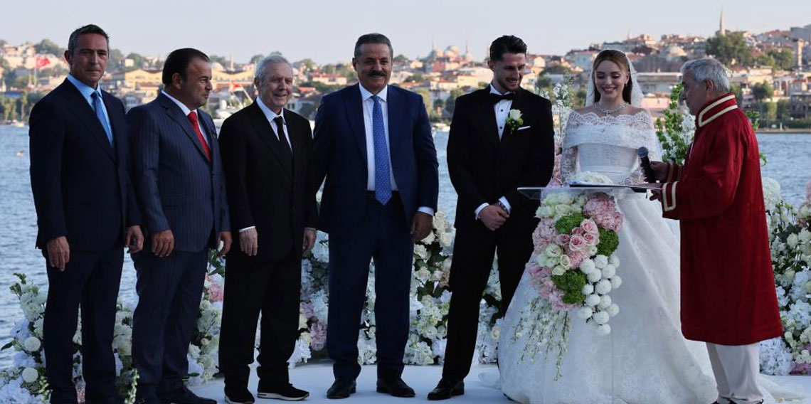 İsmail Yüksek, dünyaevine girdi