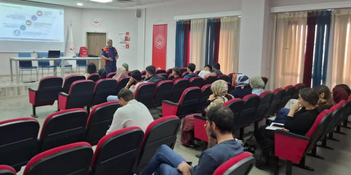 Bayburt'ta Bakım Personeline AFAD'dan Afet Farkındalık Eğitimi