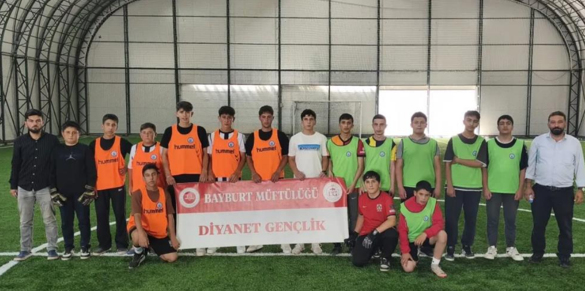 Bayburt'ta Yaz Kur’an Kursu Öğrencileri Futbol Turnuvasında Buluştu