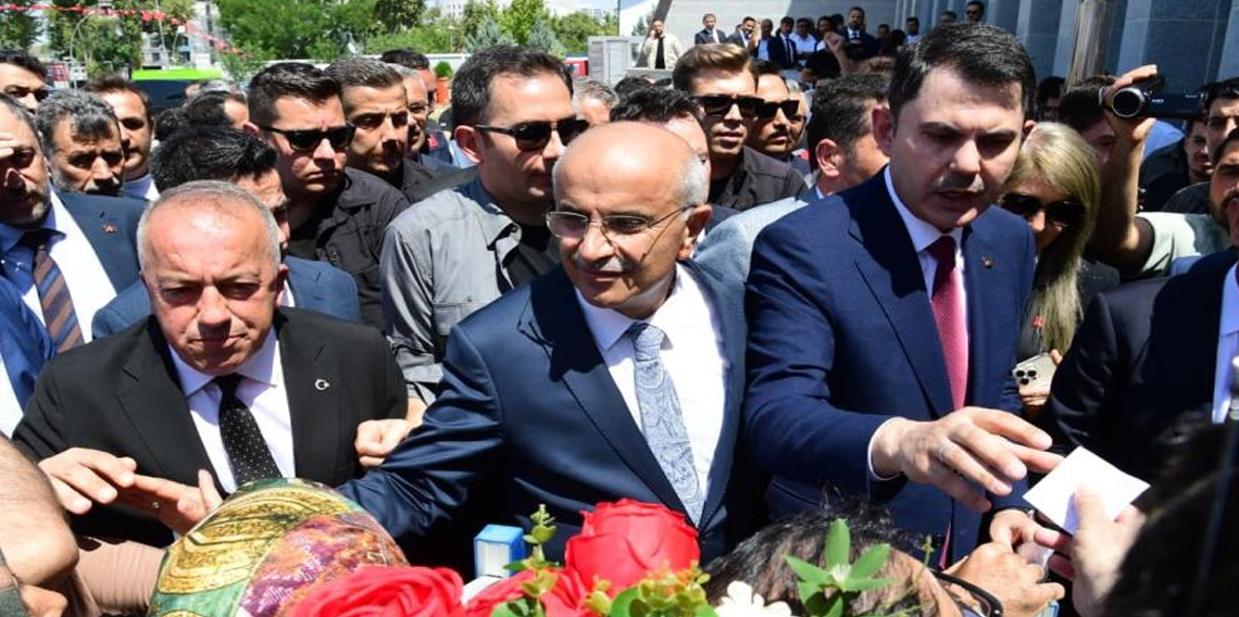 Bakan Murat Kurum'dan Başkan Er ile Belediye Meclis üyelerine teşekkür