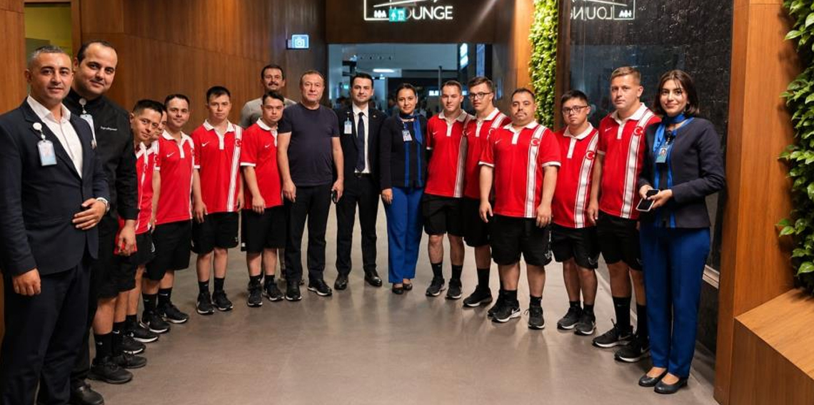 Down Futsal Milli Takımı'nın Genuine Cup için ABD’ye yolculuğu başladı