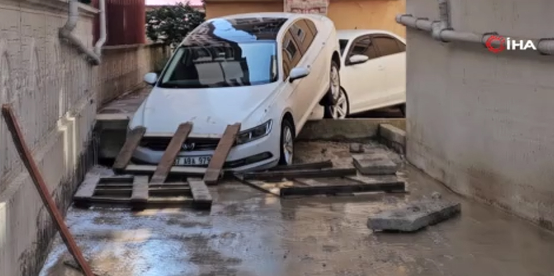 Kastamonu’da selin vurduğu ilçede temizlik çalışmaları sürüyor