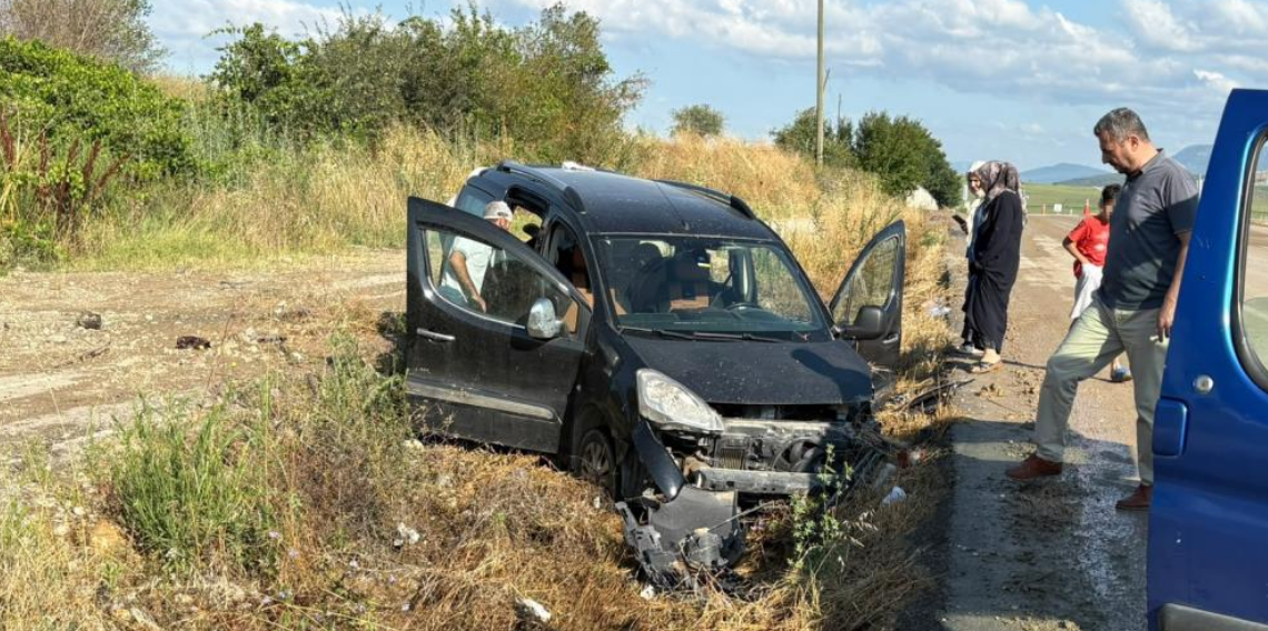 Samsun'da Hafif Ticari Araç Takla Attı