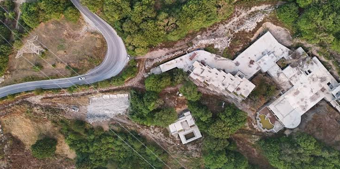 Kartalkaya’da 78 kişinin hayatını kaybettiği otelin sahibinin orman arazisine yaptığı kaçak yapı yıkıldı