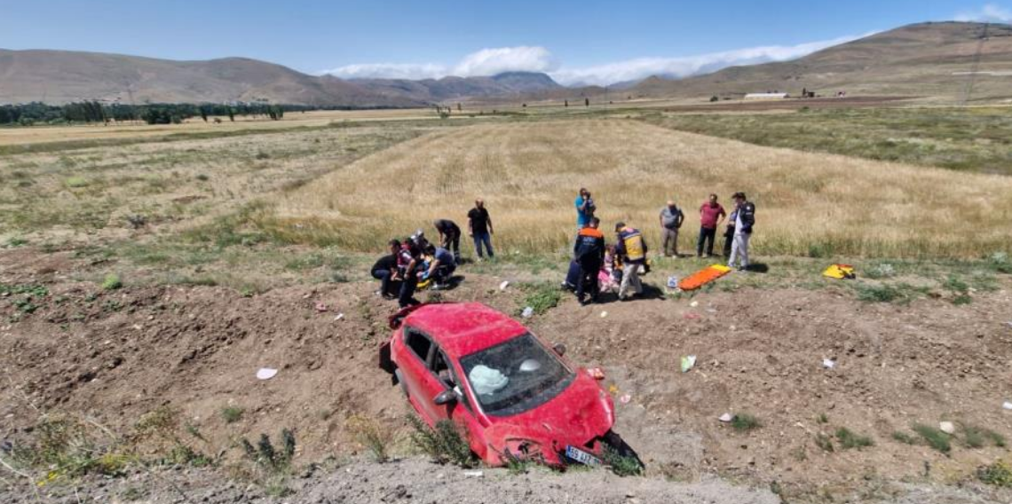 Bayburt'ta Feci Kaza! Takla Atan Otomobilde 4'ü Çocuk 8 Kişi Yaralandı