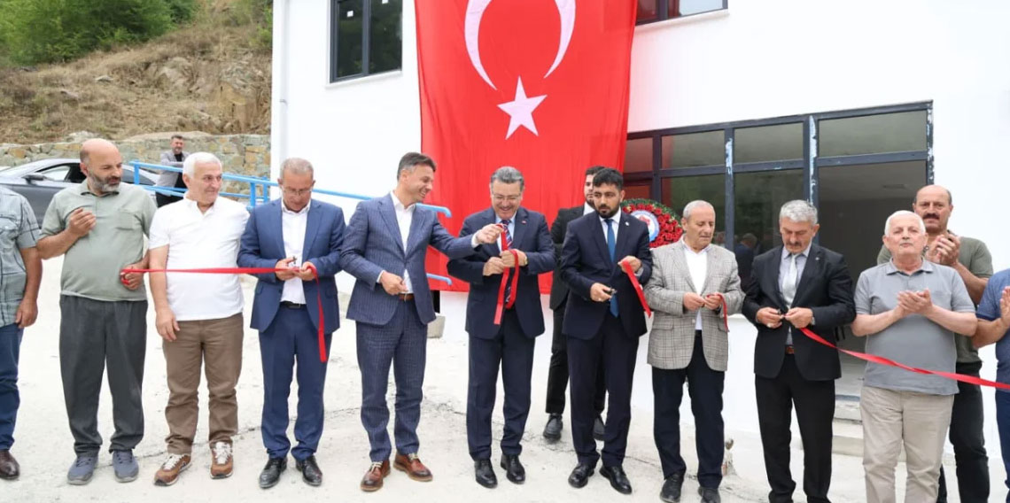 Ahmet Metin Genç’ten Maçka’ya 5 kilometrelik beton yol müjdesi
