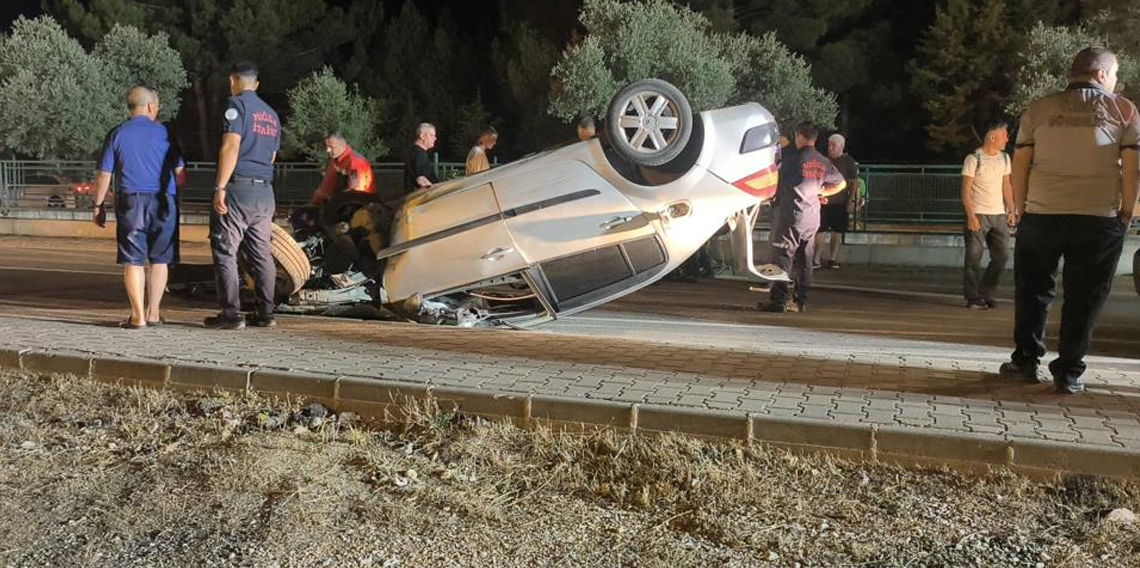Ters şeride giren araç takla attı