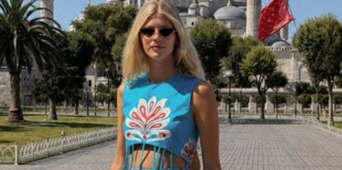 Devon Windsor Ailesiyle İstanbul'da! Eski Victoria's Secret Modelinden Sultanahmet Paylaşımı