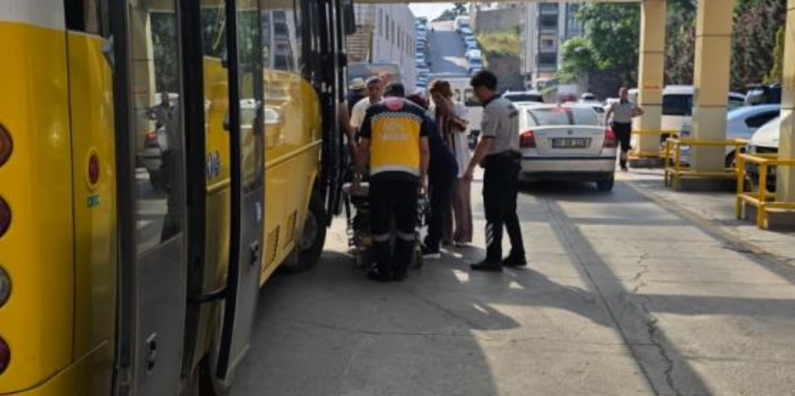 Trabzon'da Belediye Otobüsü Şoföründen Örnek Davranış! Fenalaşan Yolcuyu Hastaneye Yetiştirdi