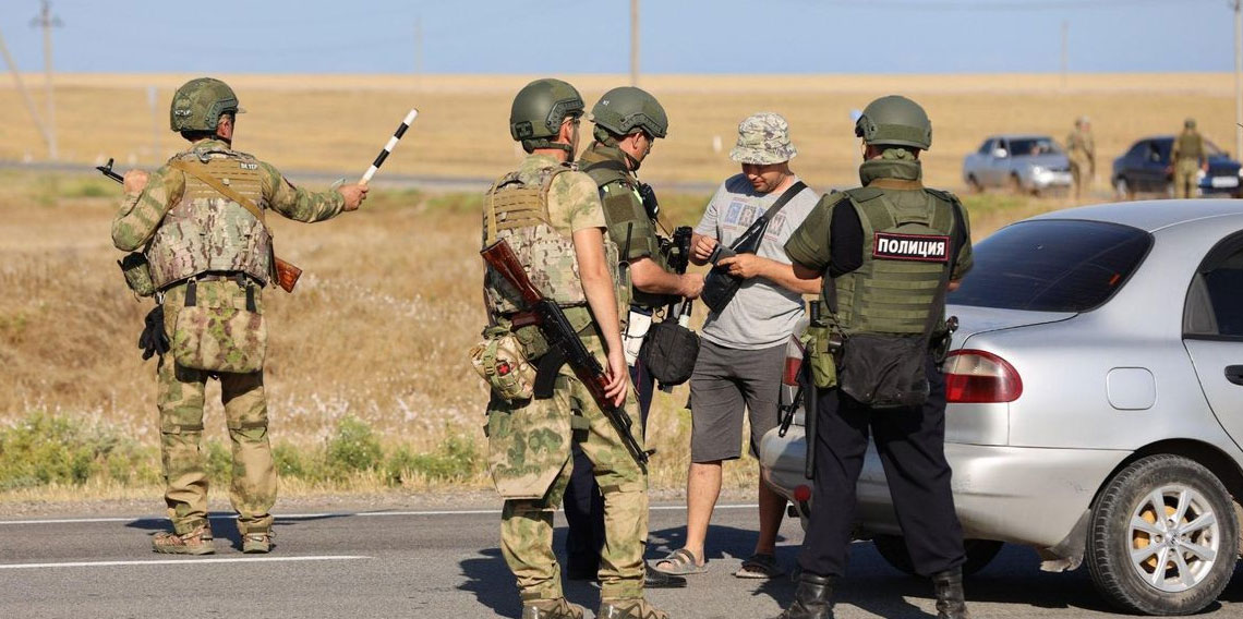 Kırım'da asker ateş açtı: 4 ölü