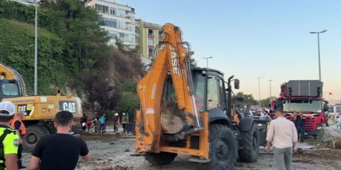 İstanbul Valiliğinden toprak kayması açıklaması