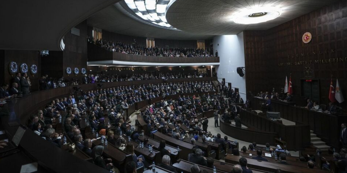 AK Parti Grubu Toplandı: TBMM'de Terörsüz Türkiye Süreci İçin Kritik Kanun Teklifi Görüşülüyor