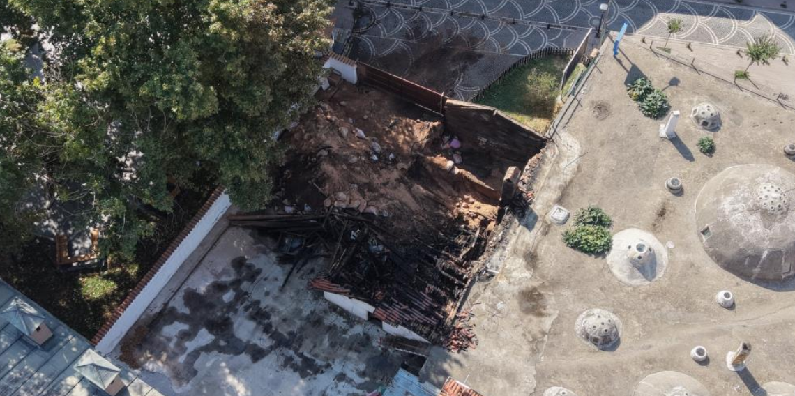Tarihi hamamda korkutan yangın