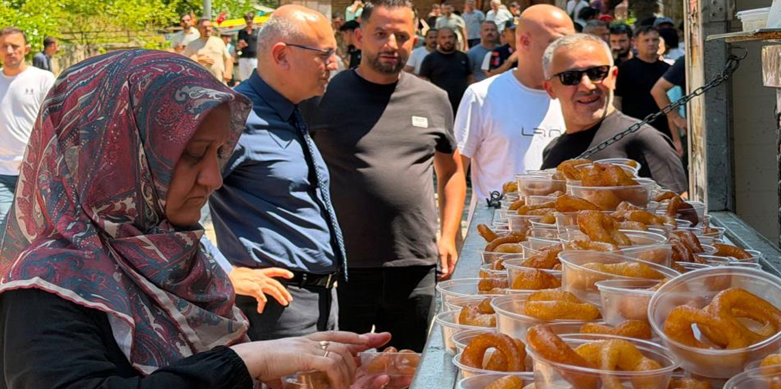 AK Parti'nin 25’inci kuruluş yıl dönümü nedeniyle lokma dağıtıldı