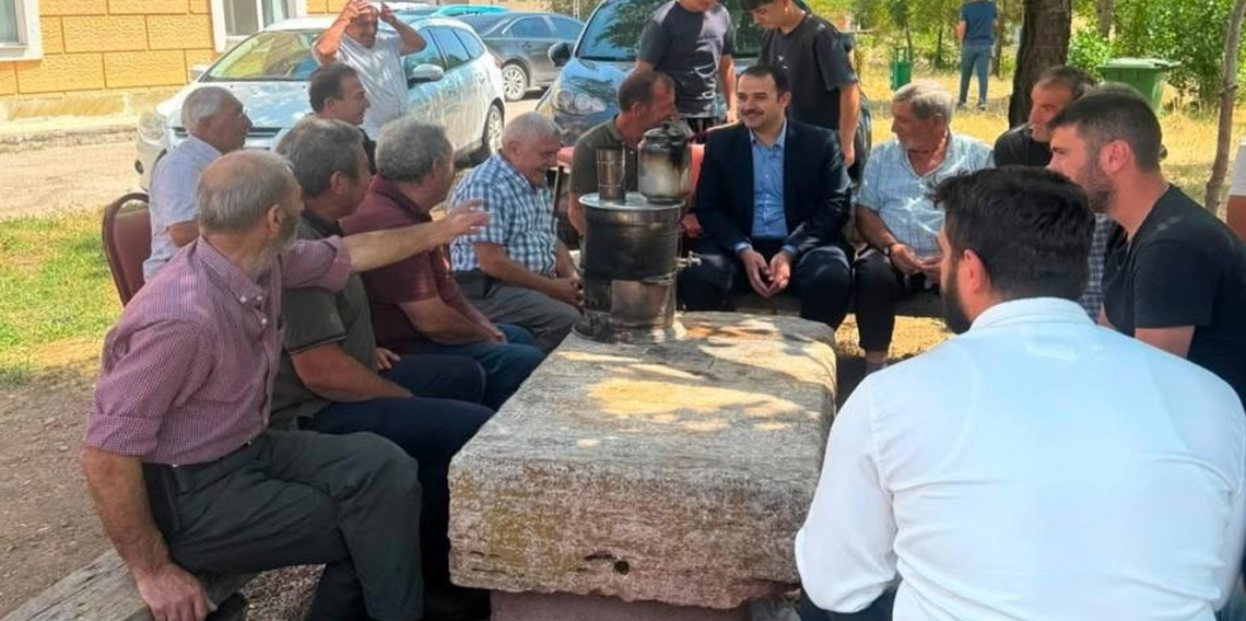 Demirözü Kaymakamı Ahat köy ziyaretlerinde bulundu