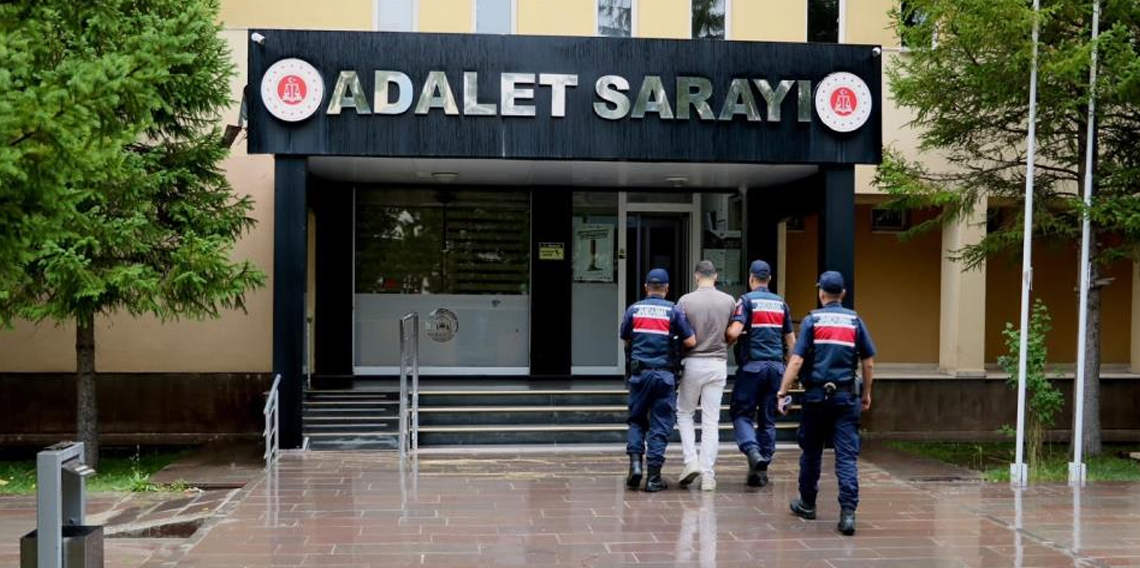 Bayburt’ta 4 yıl hapis cezası bulunan firari hükümlü yakalandı