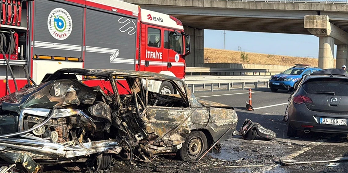 Feci kaza! Çarpıp alev aldı ölü ve yaralılar var
