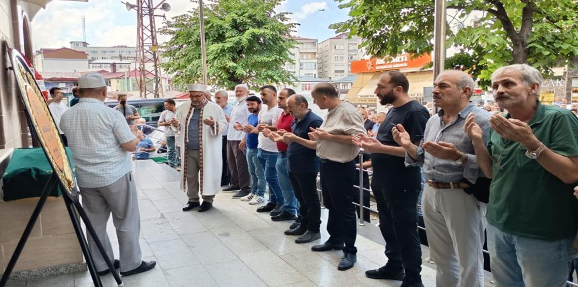 Denizde boğulan genç son yolculuğuna uğurlandı