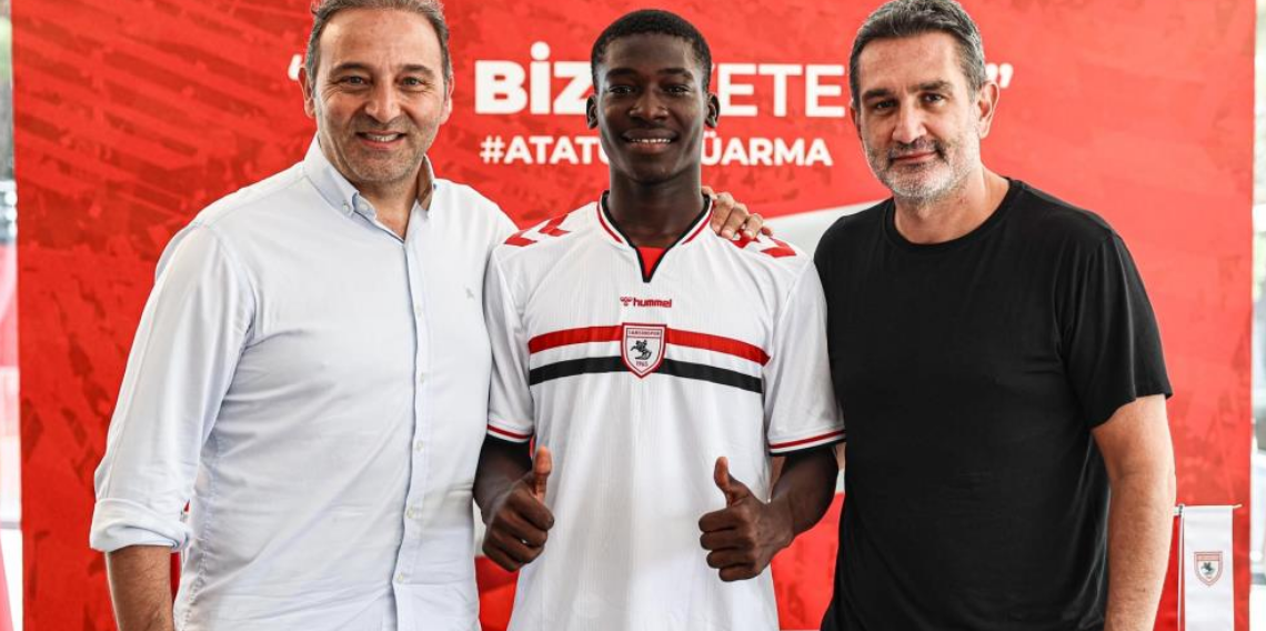 Samsunspor, 18’lik Çadlı futbolcu Daniel ile 5 yıllık sözleşme imzaladı