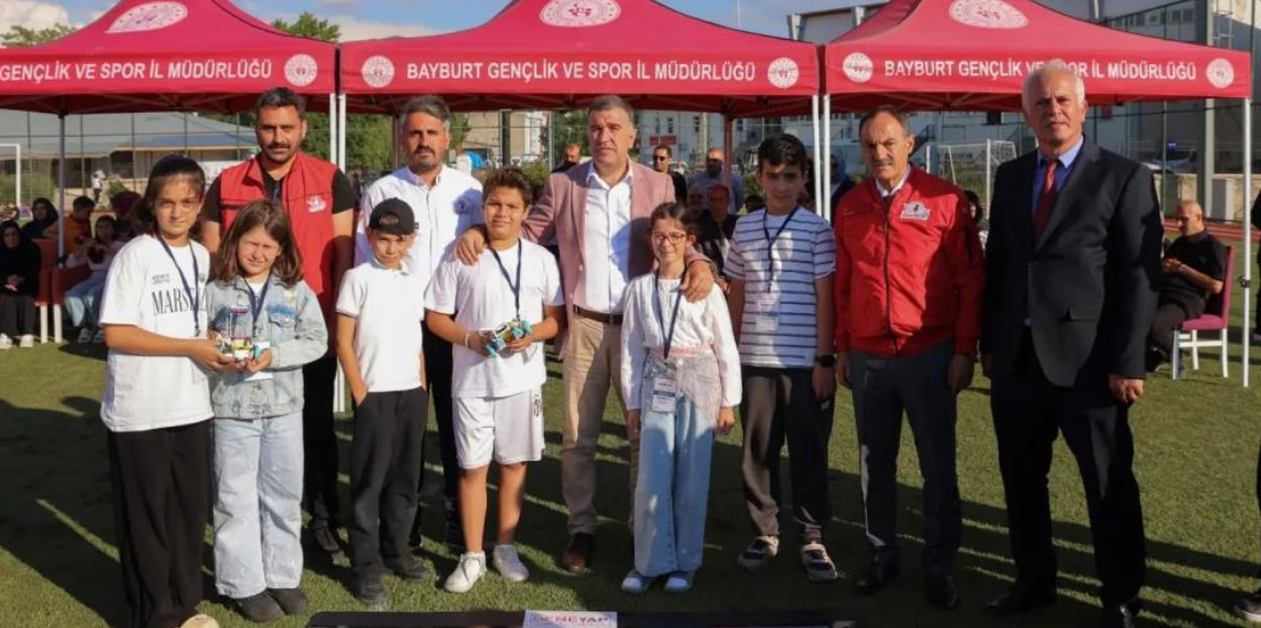 Bayburt’ta gençlik festivali ve DENEYAP Yaz Okulu coşkuyla tamamlandı