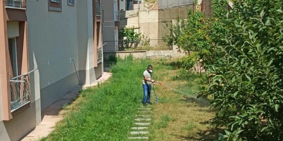 Bayburt'ta larva ilaçlaması ve temizlik çalışmaları sürüyor