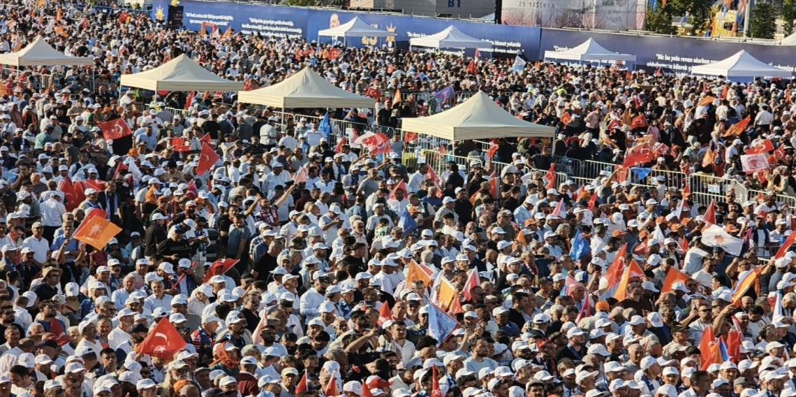 AK Parti'nin 25. yıl mitingine vatandaşlardan yoğun ilgi
