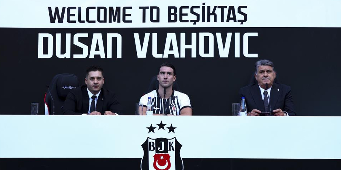 Dusan Vlahovic, yaklaşık 20 bin taraftarın önünde imzayı attı