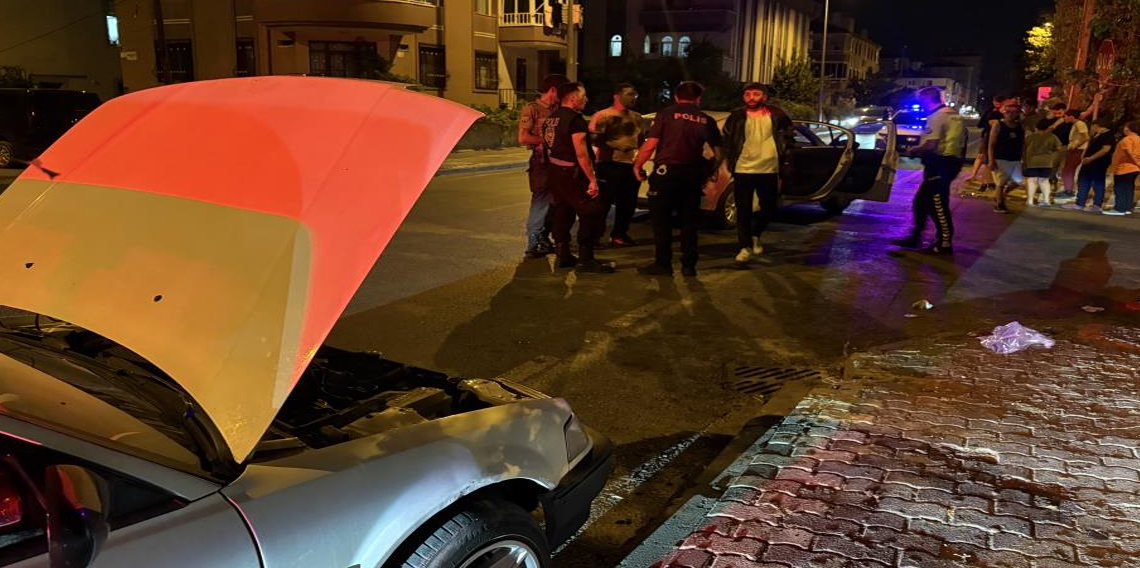 Otomobillerin çarpıştığı kazada sürücülerden biri firar etti: 1’i çocuk, 2 yaralı