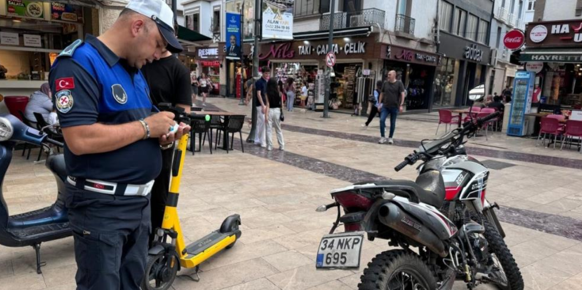 Ordu’da zabıta ekiplerinden kapalı caddelerde motosiklet ve bisiklet denetimi