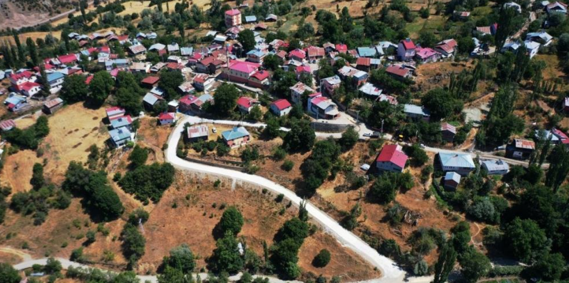Ordu’nun kırsalında beton yol çalışmaları sürüyor