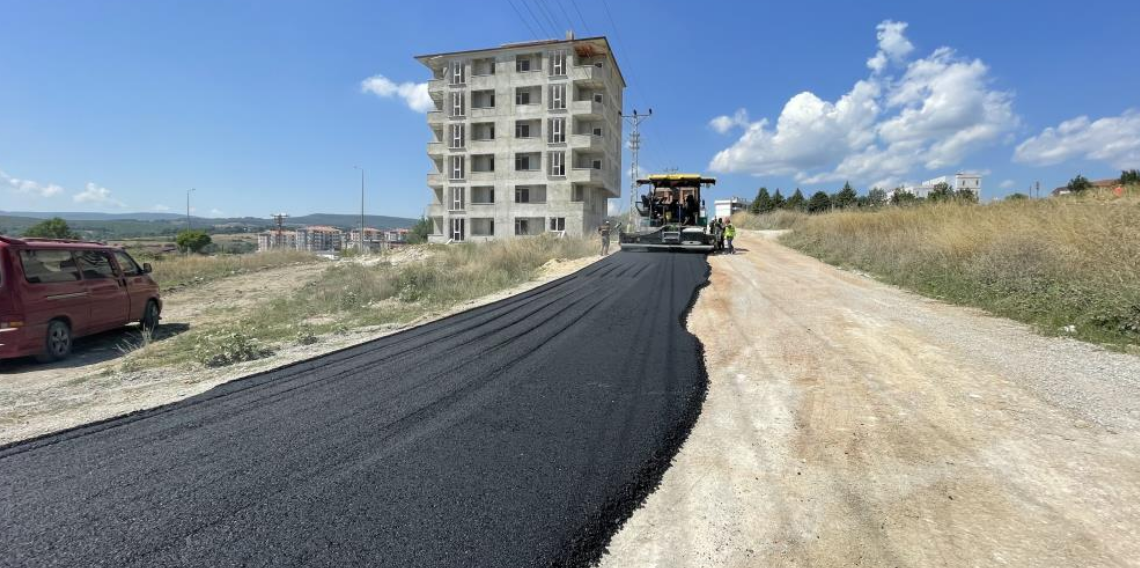 Kavak Devlet Hastanesi yolunda sıcak asfalt çalışması başladı