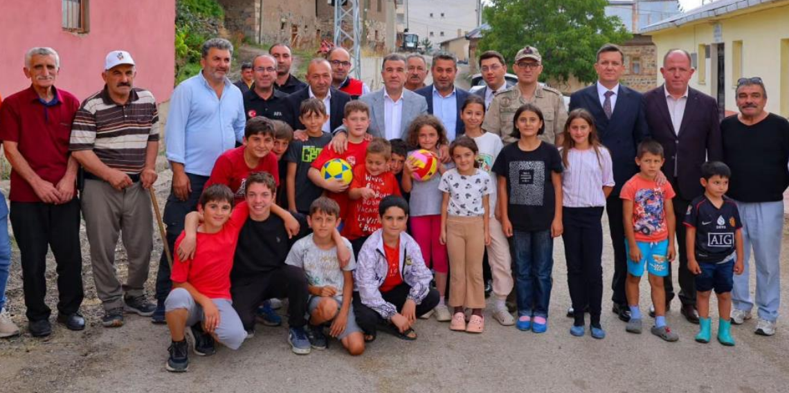 Vali Eldivan, yangınzedeleri yalnız bırakmadı