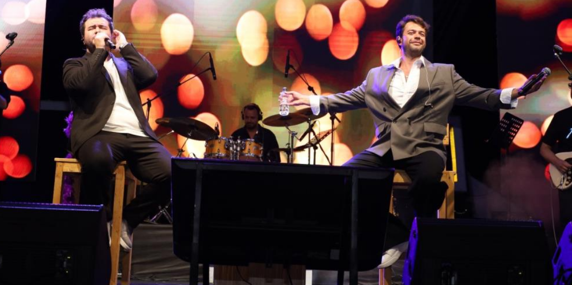 Geyikkoşan Yaz Konserleri’nde müzik ve kahkaha dolu gece