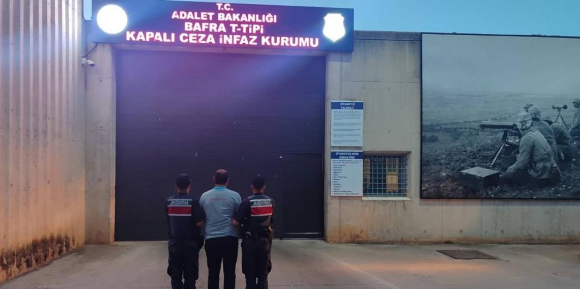 Bafra’da 8 yıl kesinleşmiş hapis cezasıyla aranan şahıs yakalandı