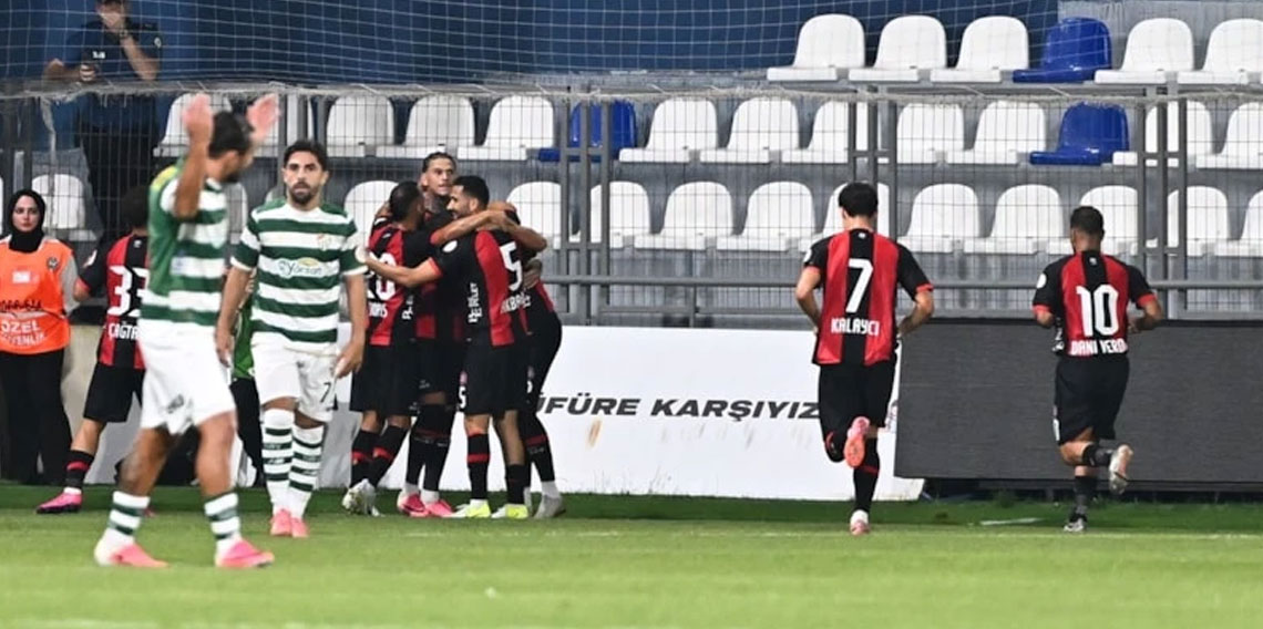 Fatih Karagümrük, Bursaspor'u iki golle geçti!
