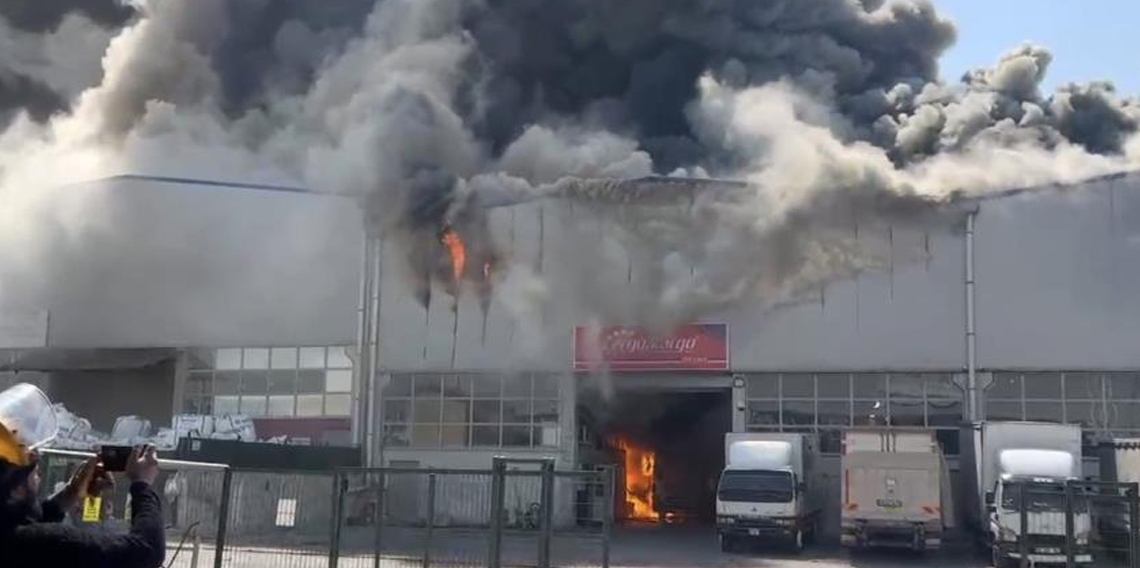 Kargo deposunda çıkan yangın kontrol altına alındı