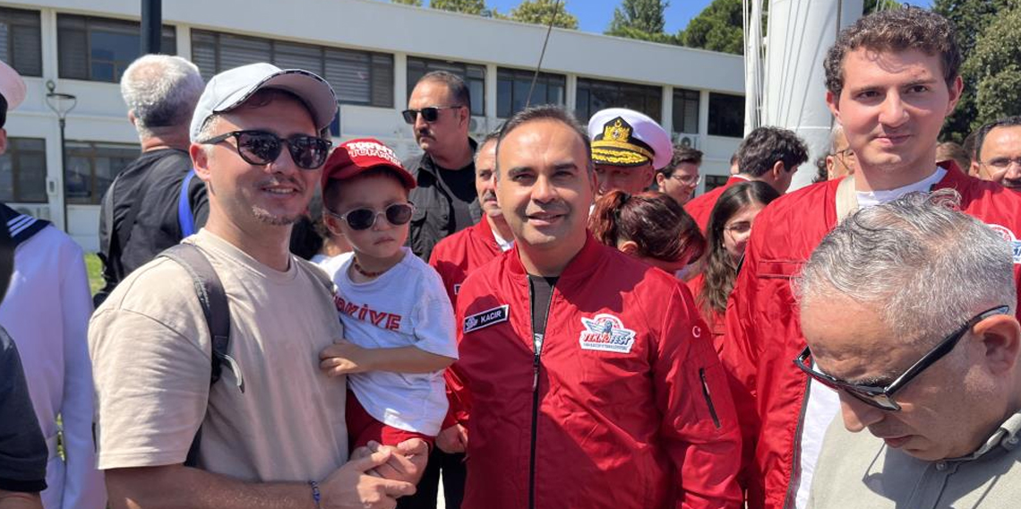 Bakanı Kacır, TEKNOFEST Mavi Vatan'ı ziyaret etti