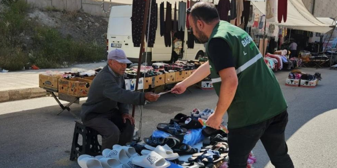 Bayburt'ta halk pazarında bağımlılıkla mücadele farkındalığı