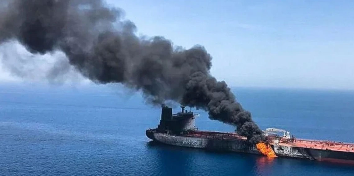 Husilerden Suudi Arabistan'a ait petrol tankerine saldırı
