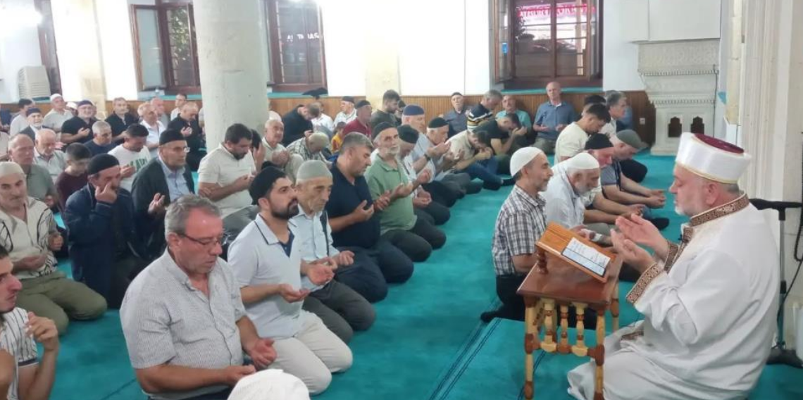 Bayburt’ta Mevlit Kandili camilerde dualarla idrak edildi