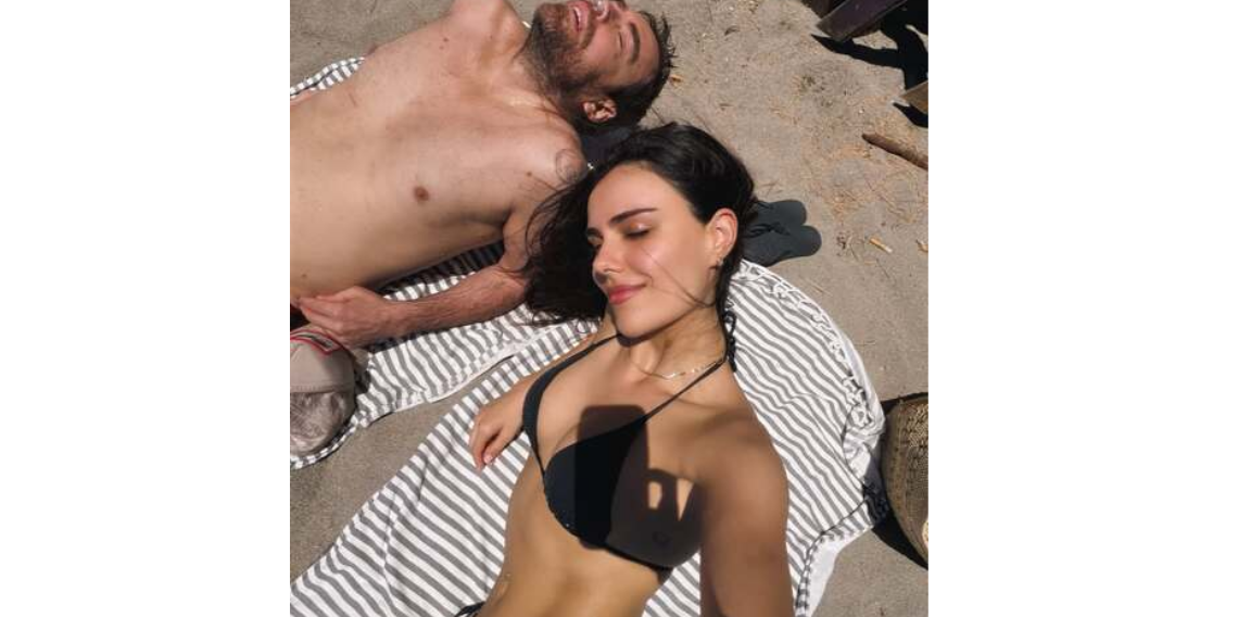 Özgü Kaya’dan yaz tatilinden bikinili paylaşım
